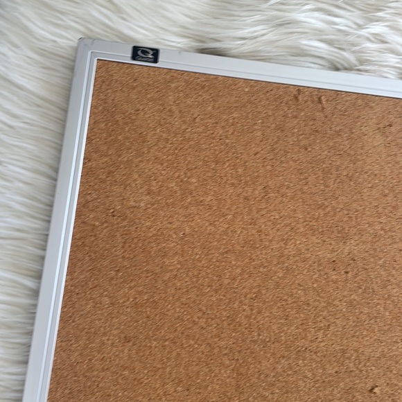 Small wall hanging bulletin board - Picture 16 of 16